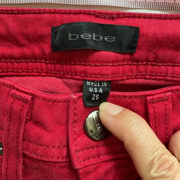 BEBE red skinny jeans - Picture 4 of 5